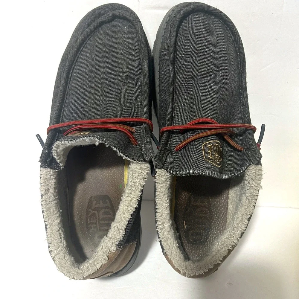Hey Dude Wally Black Shell Mens Size 11 Grey Faux Fur Lined Loafers Casual Cozy